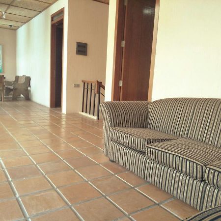 Villa Bukit Danau Cipanas  Exteriör bild
