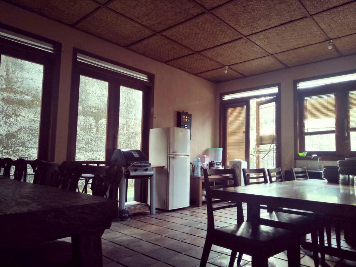 Villa Bukit Danau Cipanas  Exteriör bild