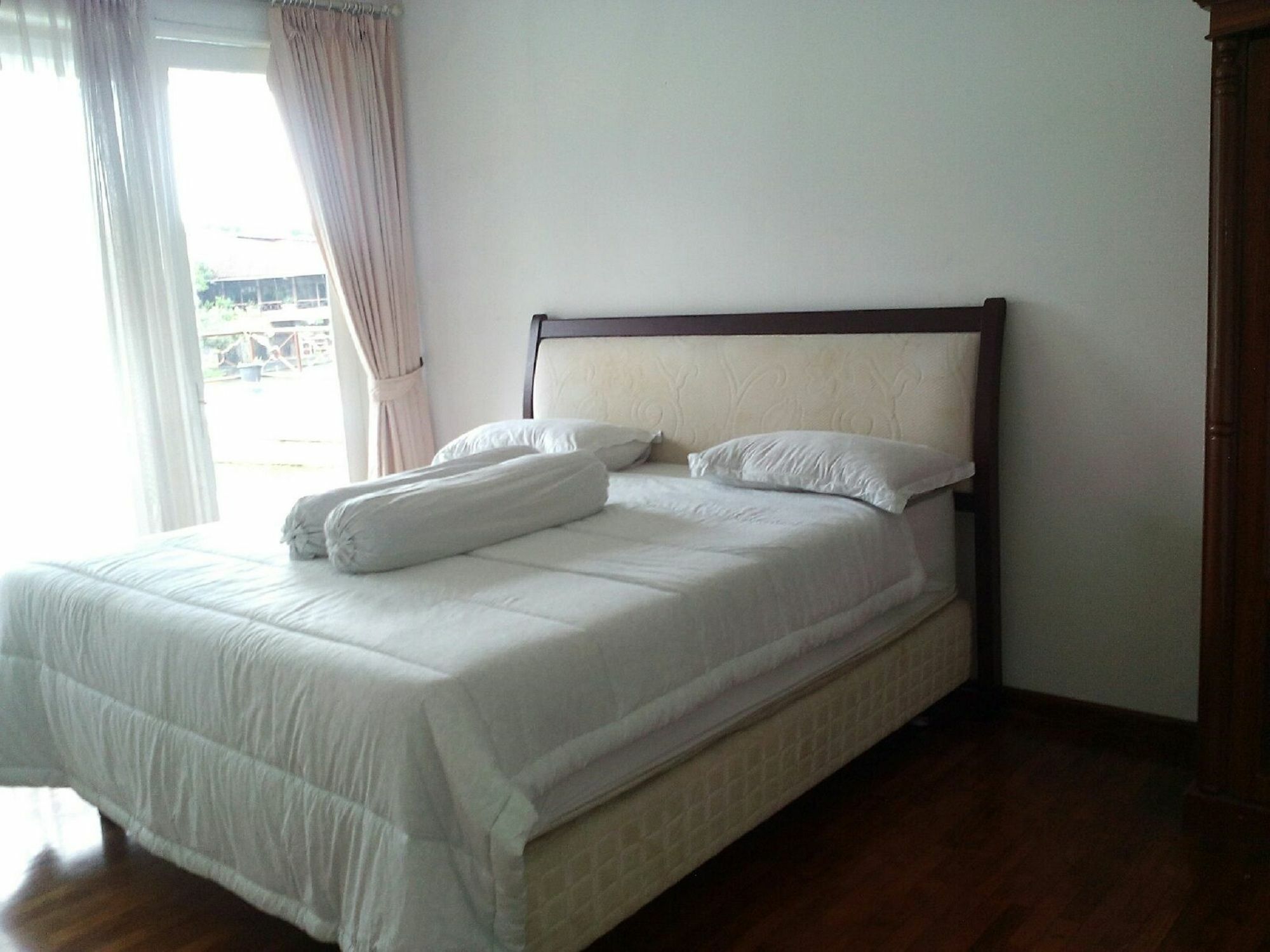 Villa Bukit Danau Cipanas  Exteriör bild