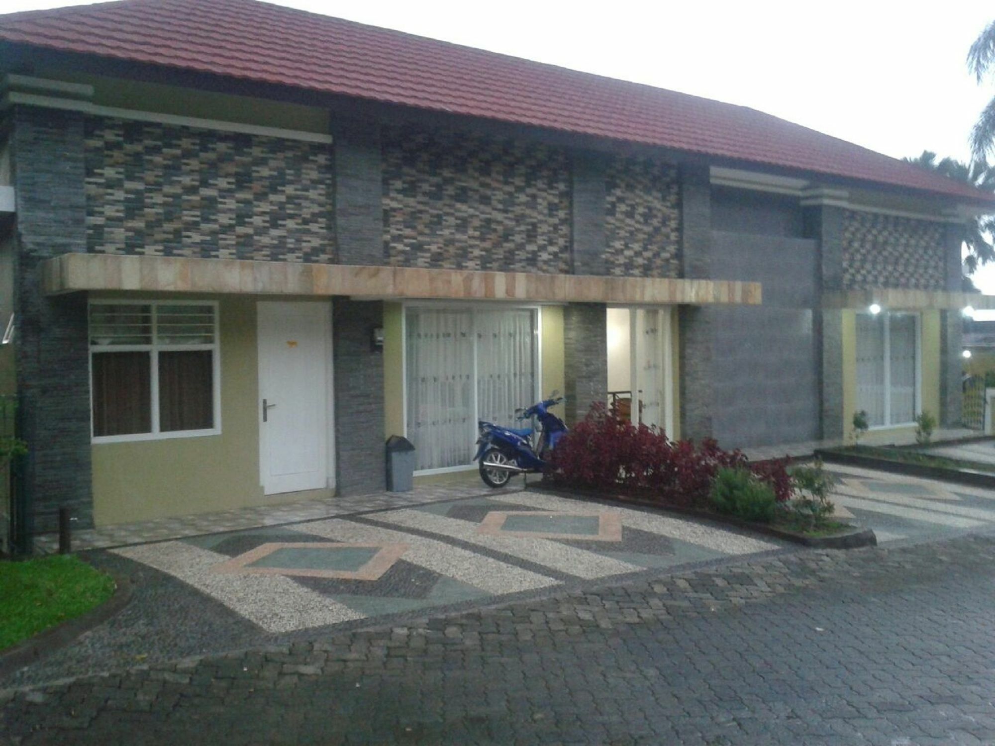 Villa Bukit Danau Cipanas  Exteriör bild