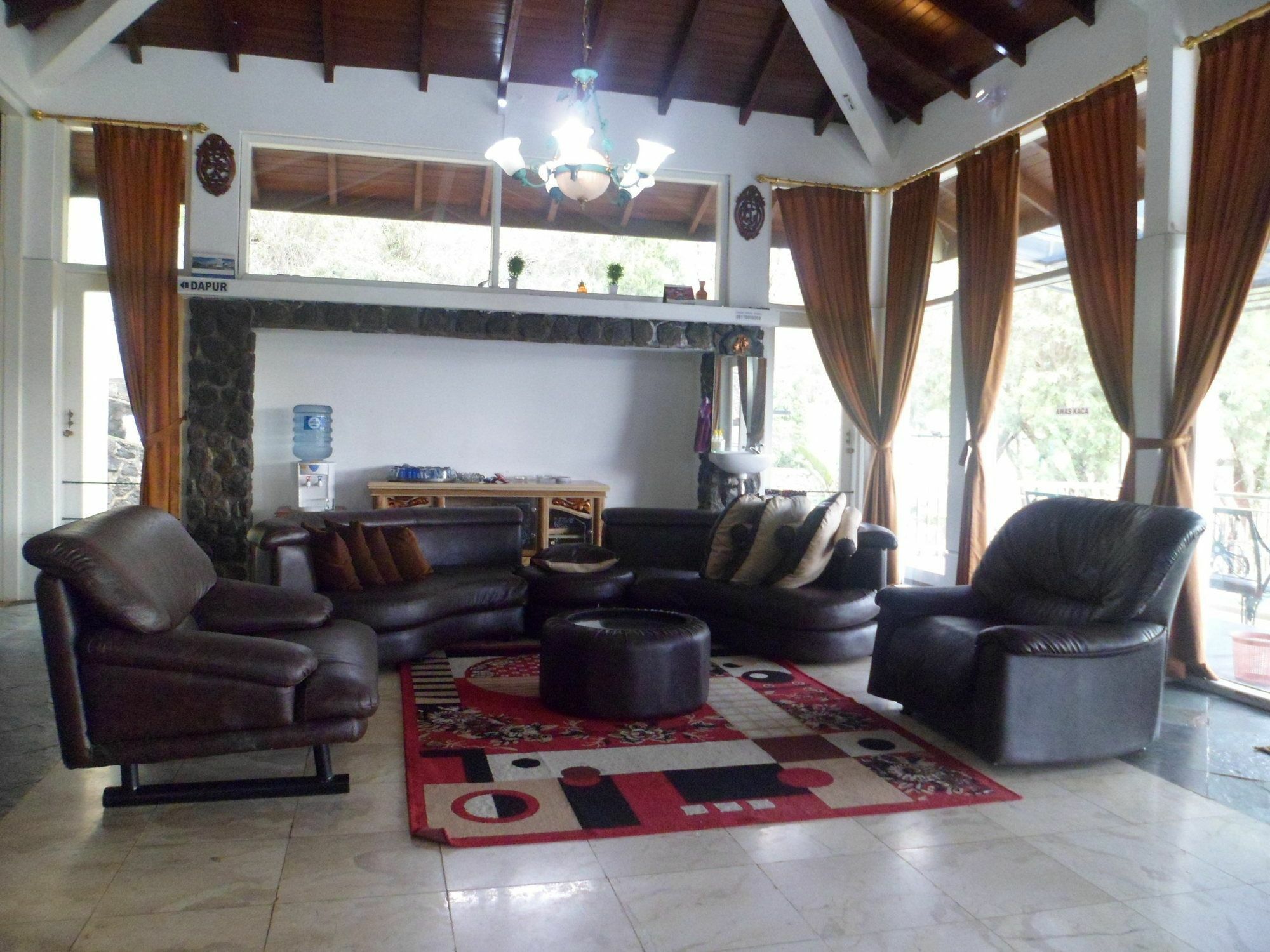 Villa Bukit Danau Cipanas  Exteriör bild