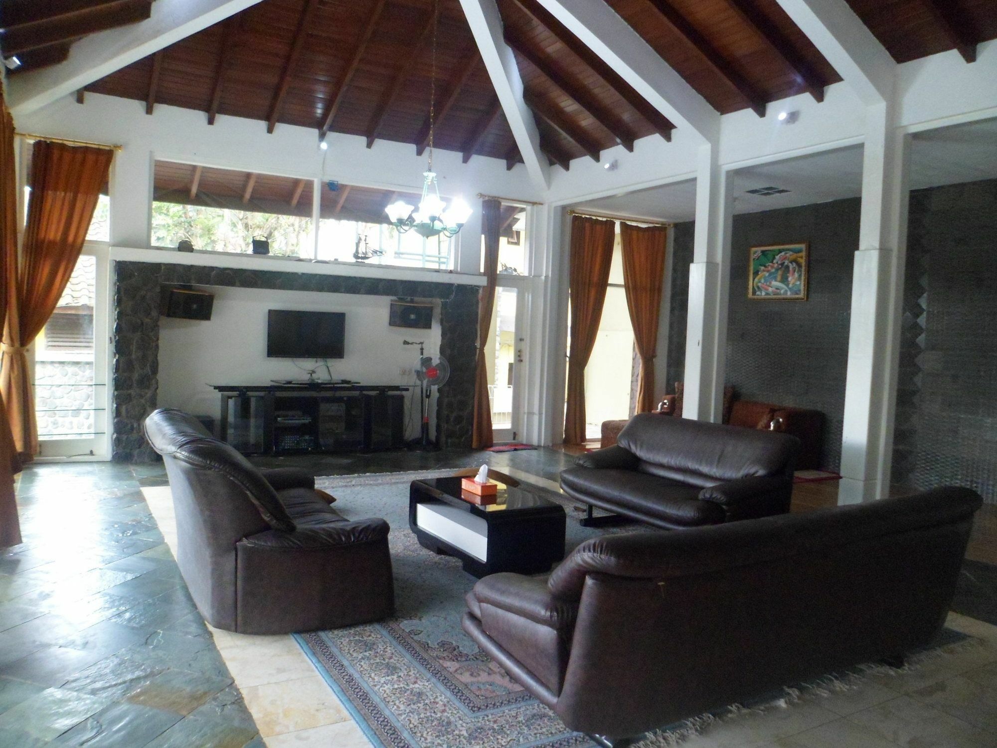 Villa Bukit Danau Cipanas  Exteriör bild